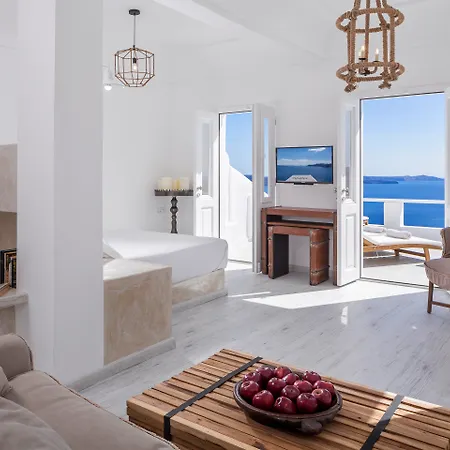 Willa White Pearl Oia